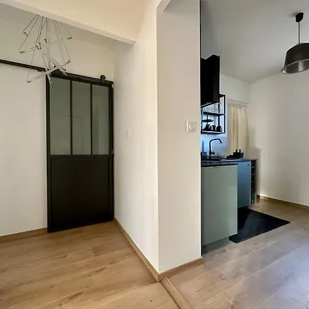 Le Lutz Apartmán Nîmes